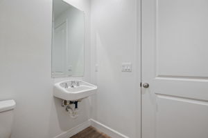 08 - Downstairs Bathroom