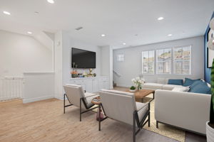 02 - Living Room (virtual staging)