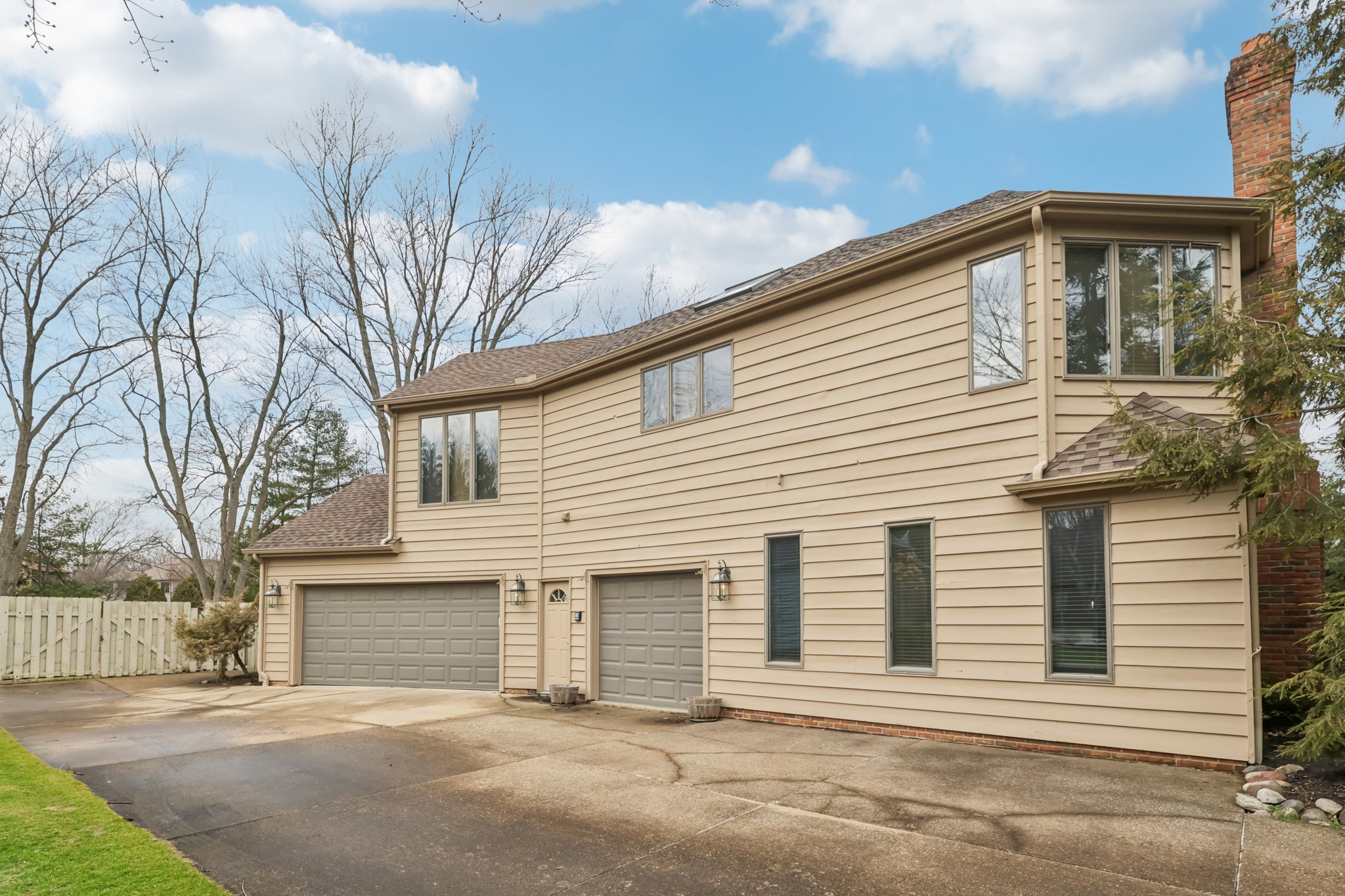 Brigadoon Ct-S2002-077.jpg