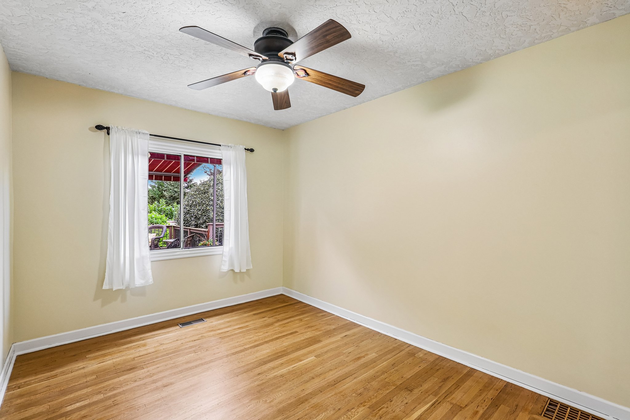 NE 60th Ave-S2104-018.jpg