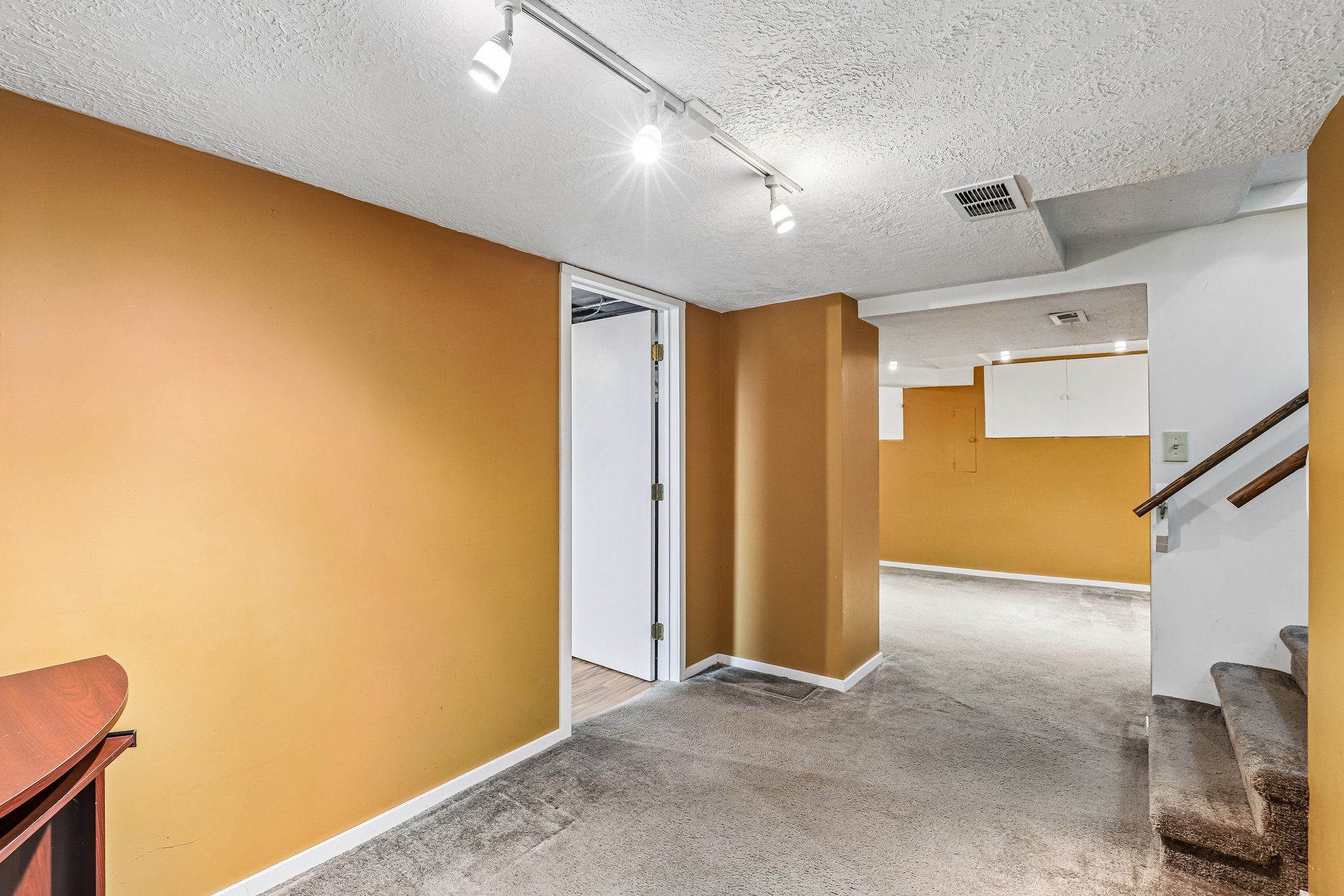 NE 60th Ave-S2104-045.jpg