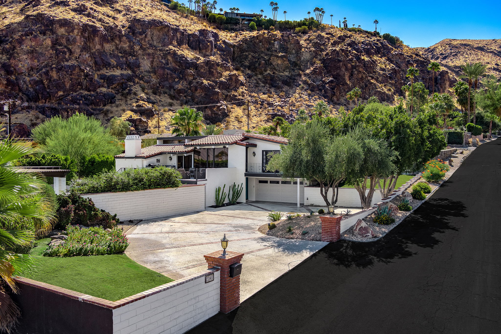  2340 S Araby Dr, Palm Springs, CA 92264, US Photo 3