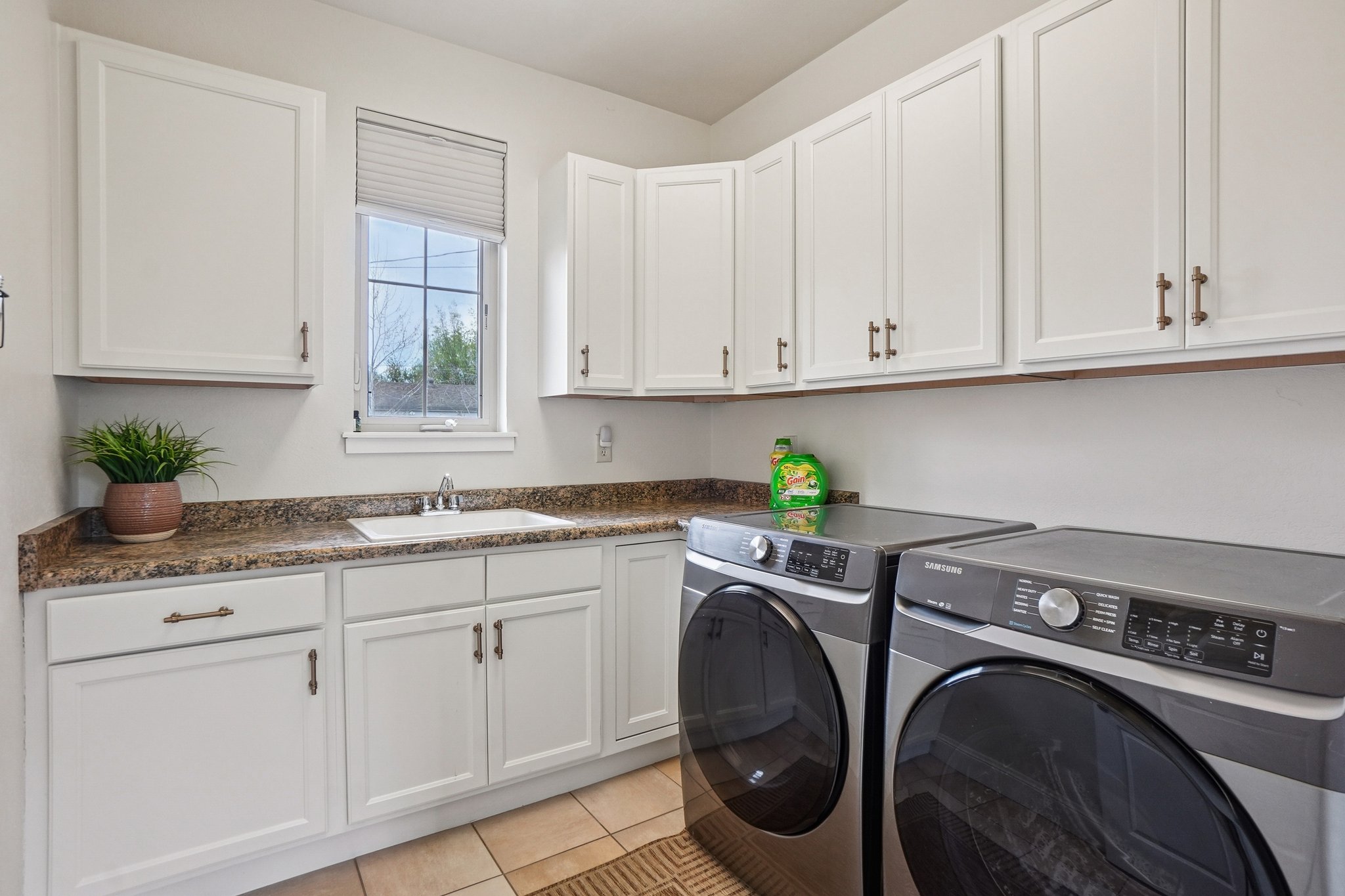 S Humboldt St-S0804-030.jpg