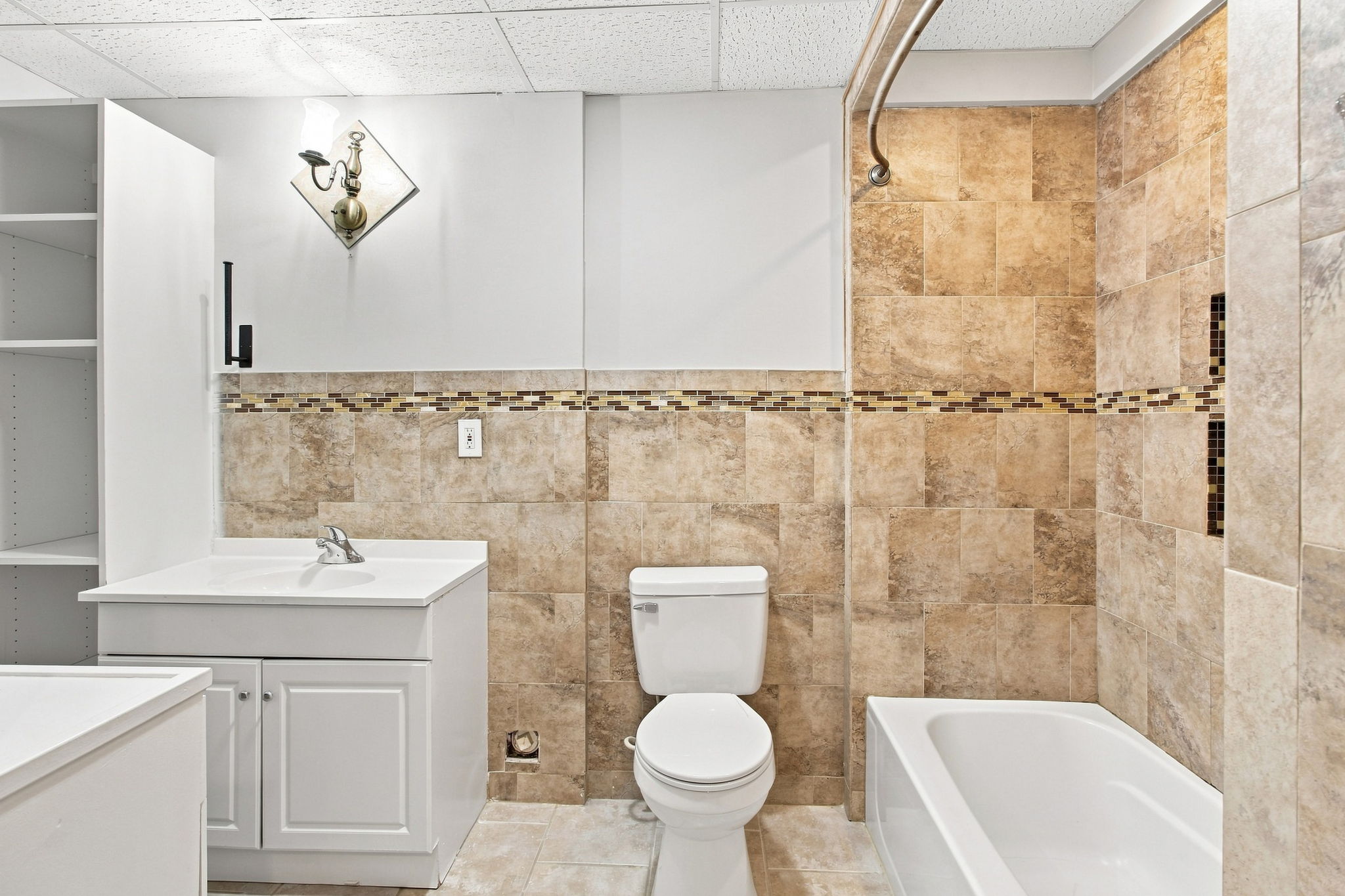 033_F8_2341 Weatherstone Cir SE