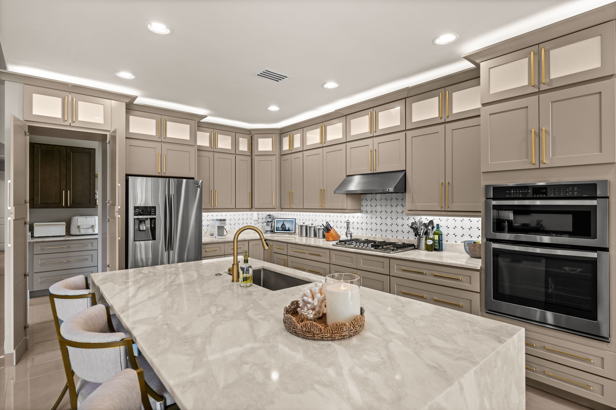  Photo 97