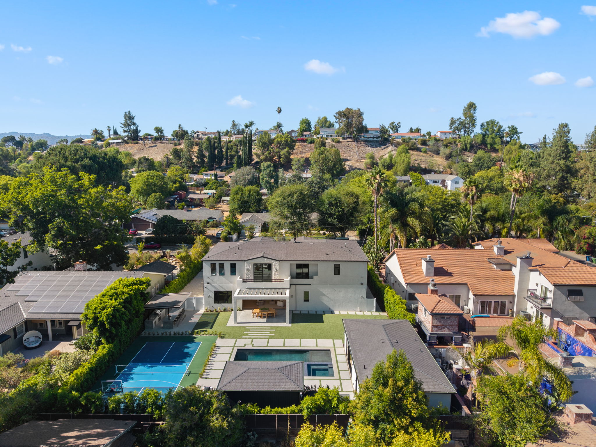 23416 Califa Street-13