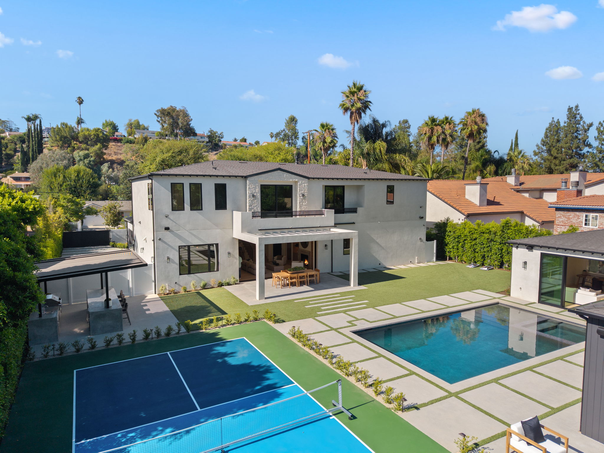 23416 Califa Street-15