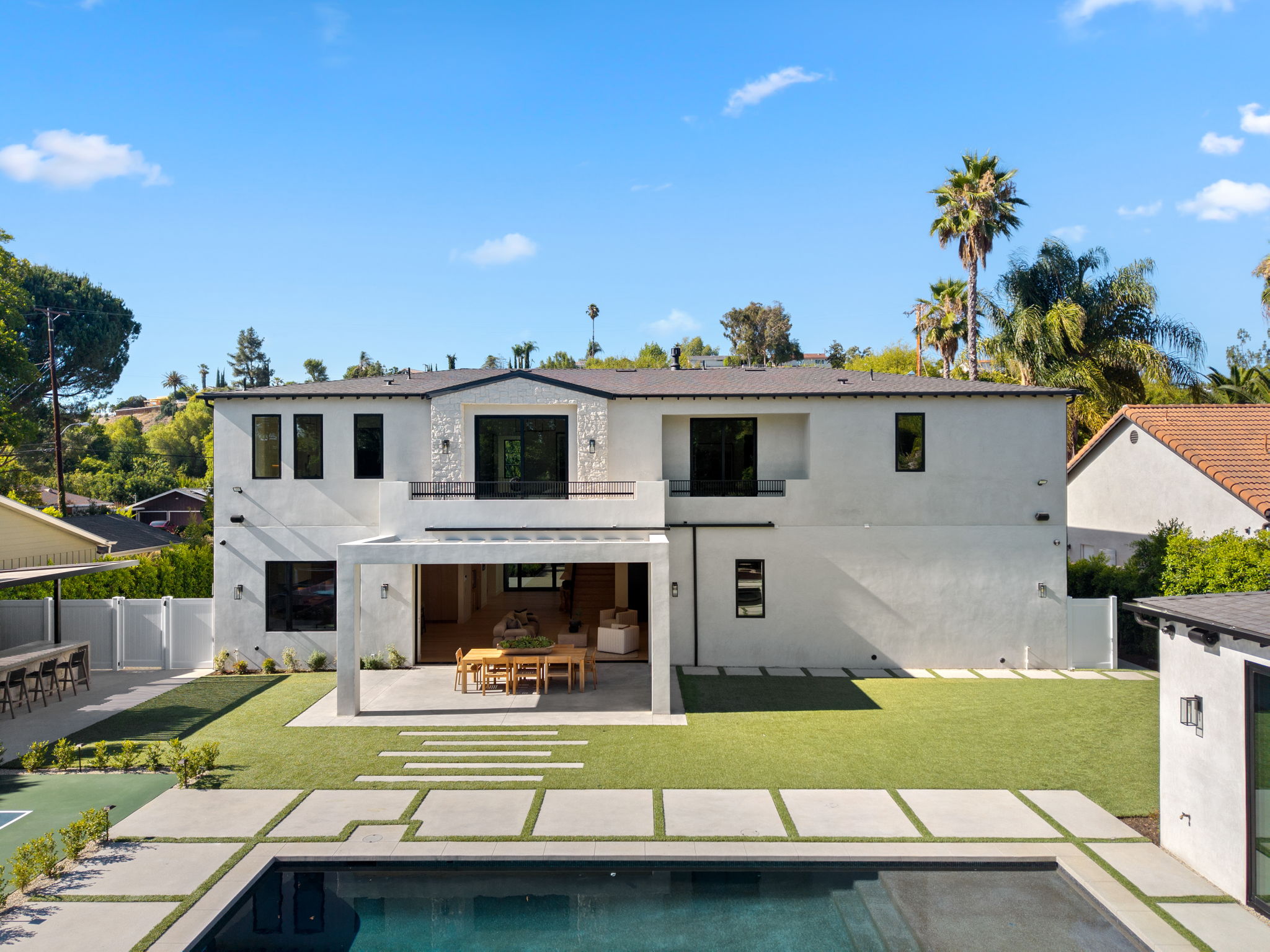 23416 Califa Street-16