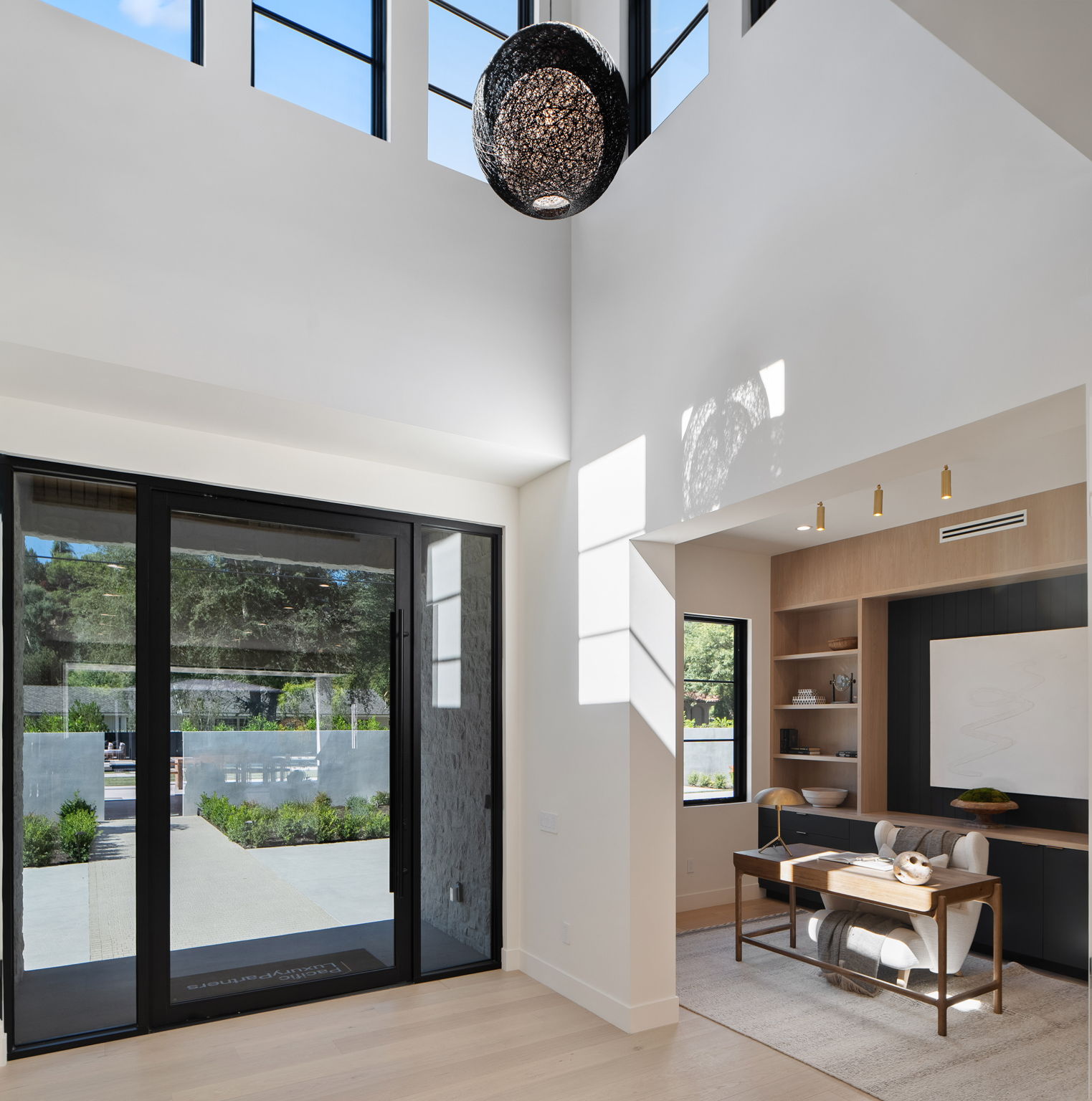 23416 Califa Street-23