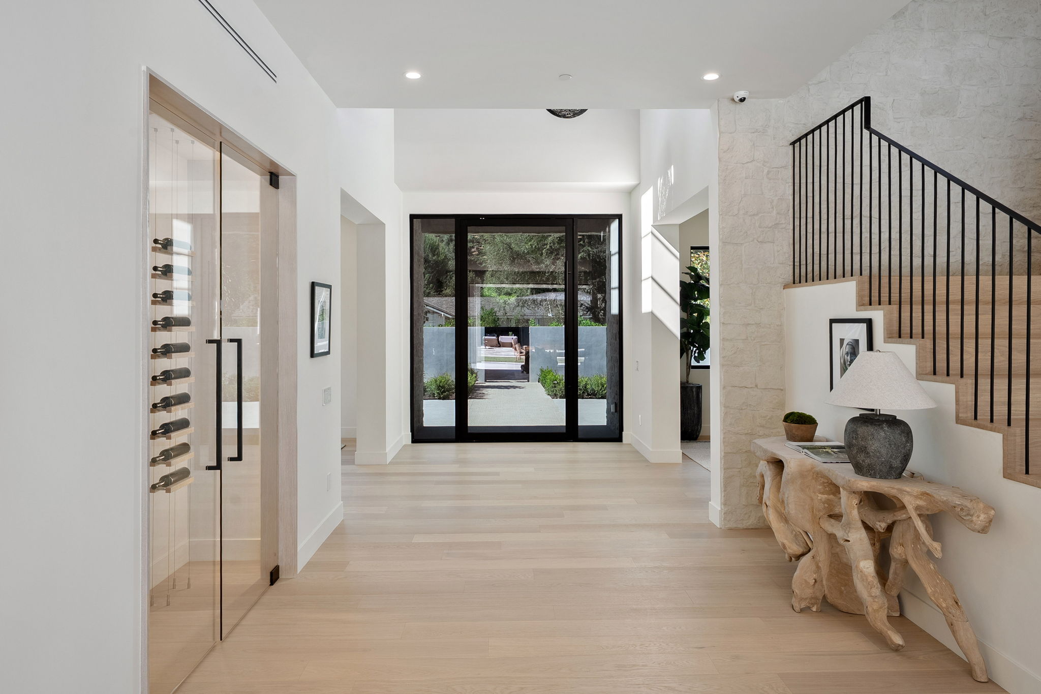 23416 Califa Street-24
