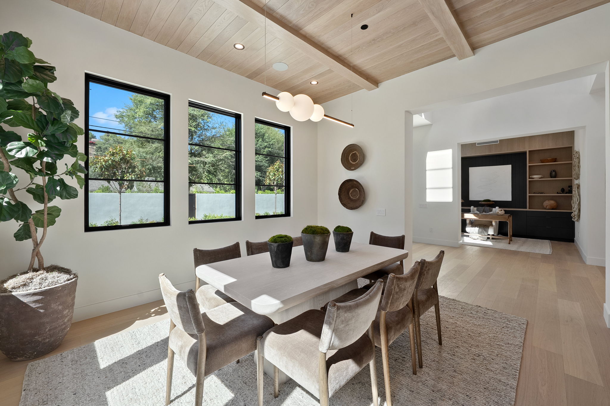 23416 Califa Street-34