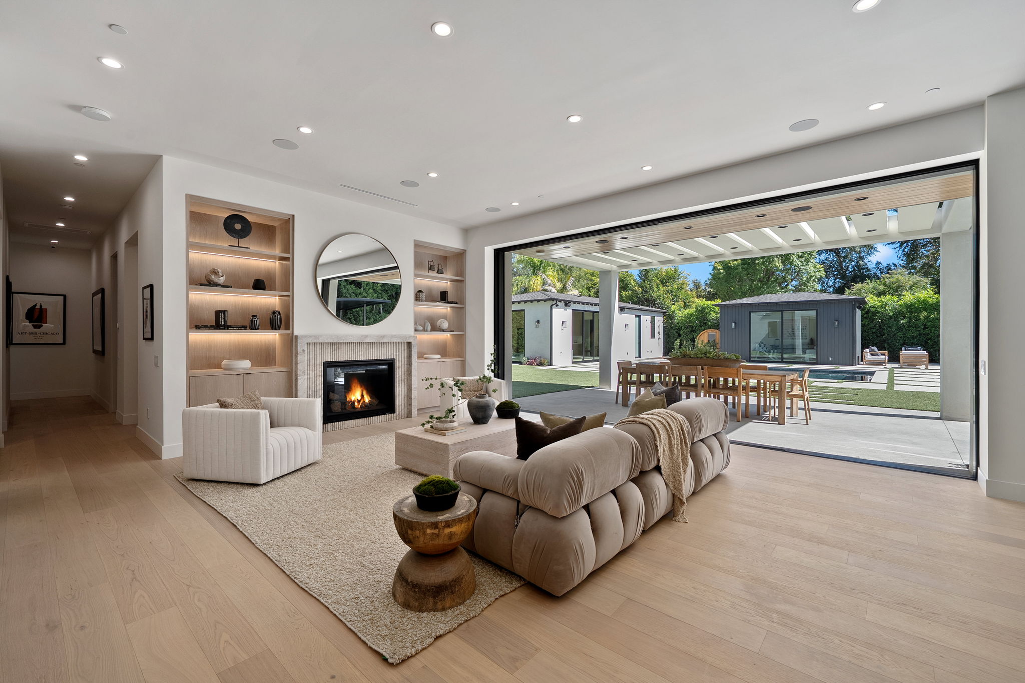 23416 Califa Street-38