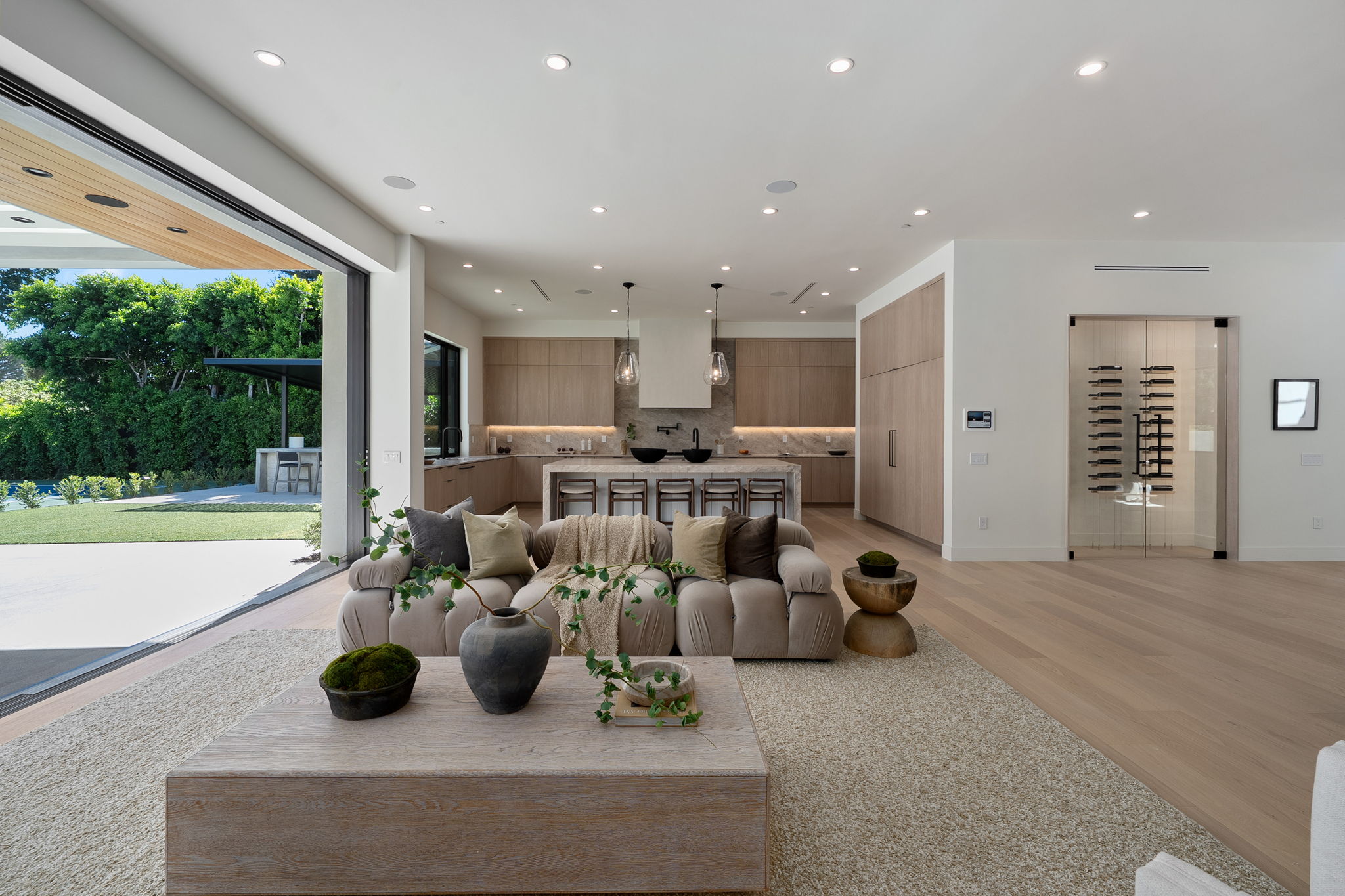 23416 Califa Street-42