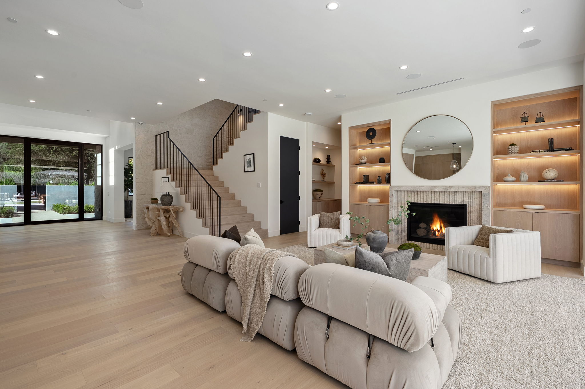 23416 Califa Street-44