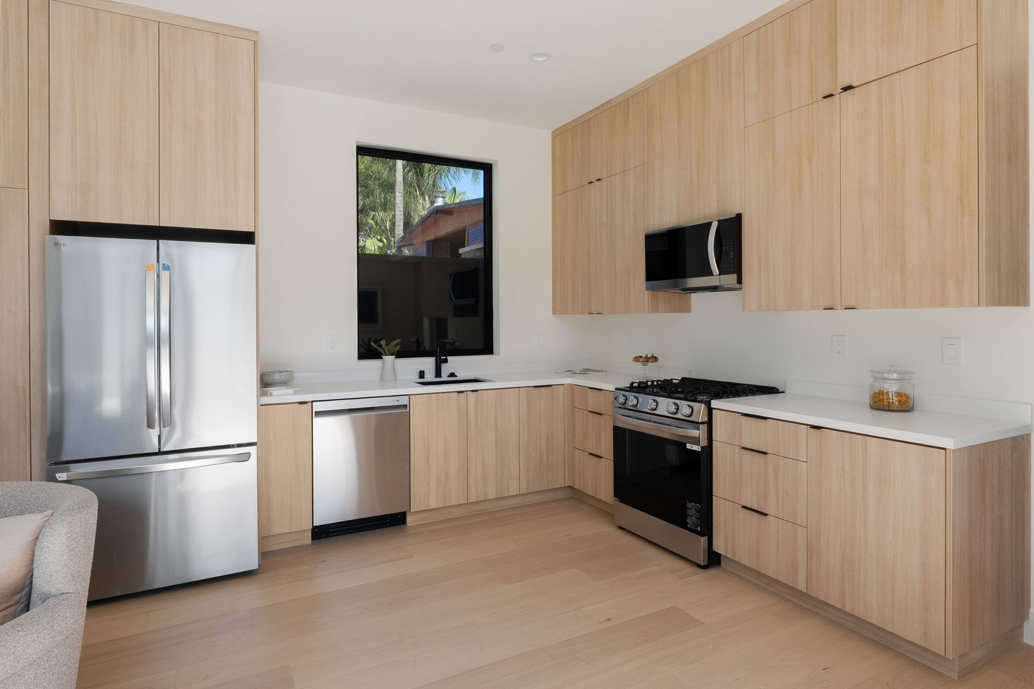 23416 Califa Street-95