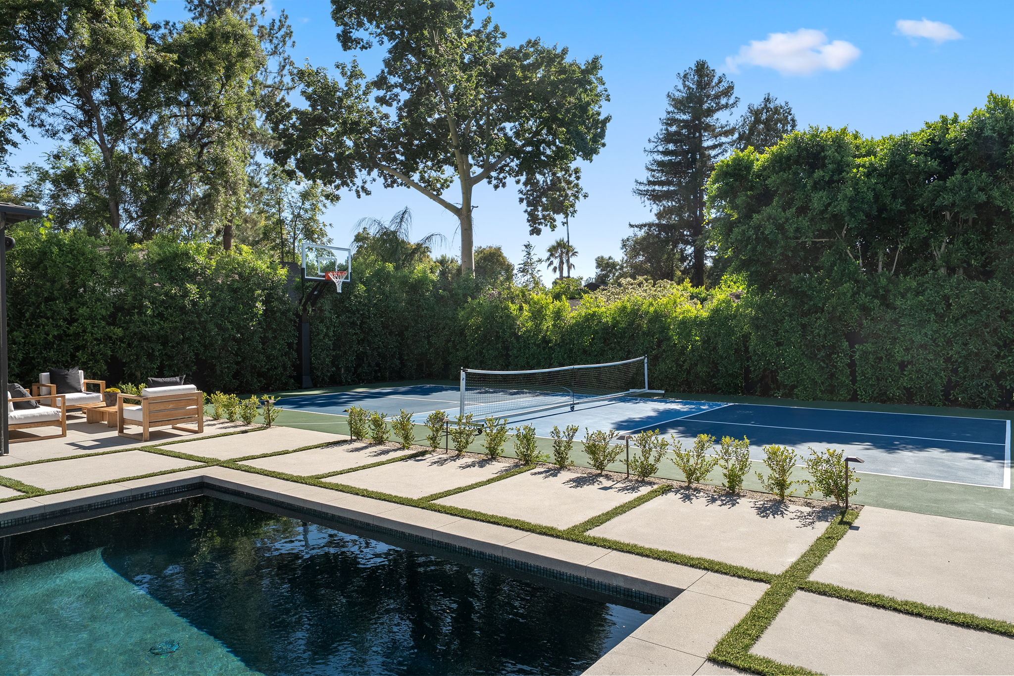 23416 Califa Street-100