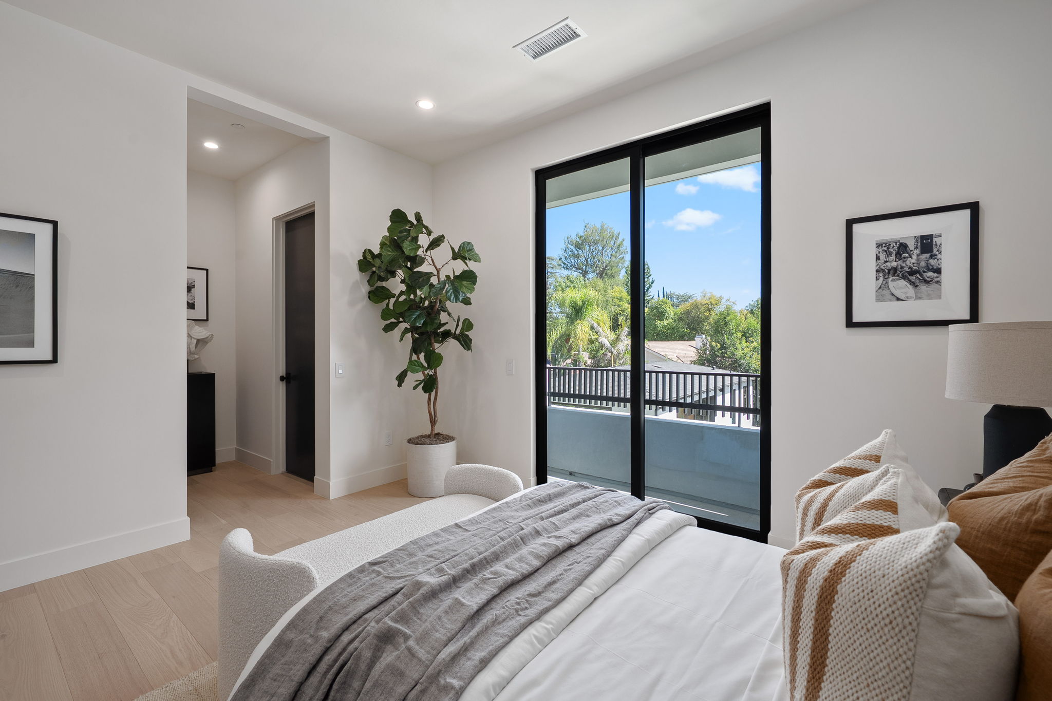 23416 Califa Street-133