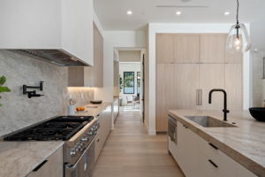 23416 Califa Street-53