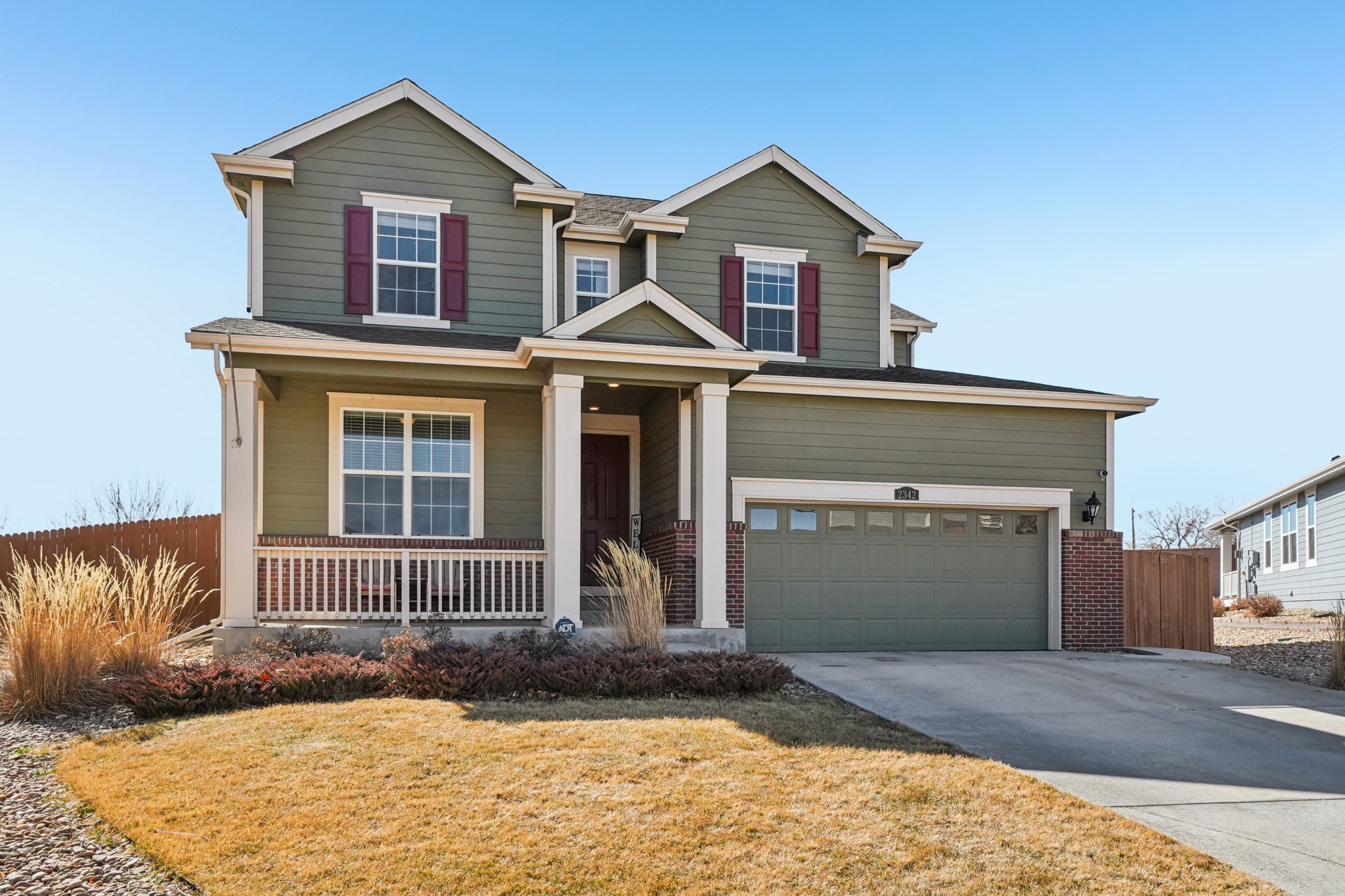 E 161st Ct-S1502-002.jpg