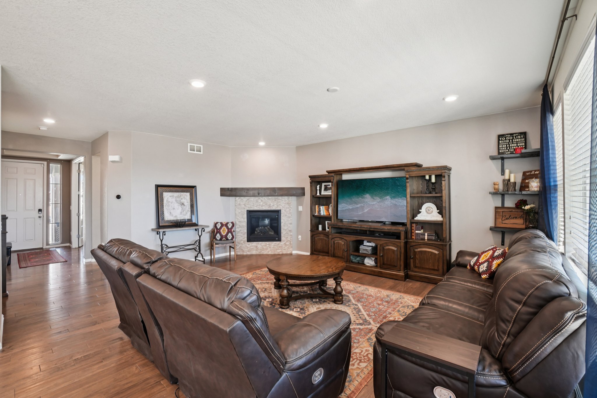 E 161st Ct-S1502-011.jpg