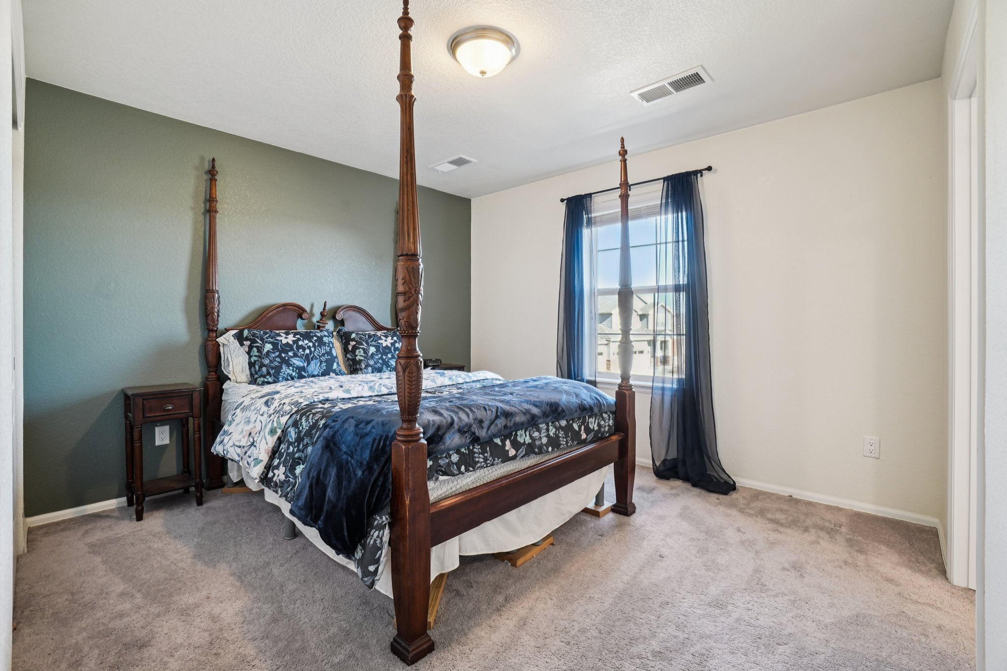 E 161st Ct-S1502-021.jpg