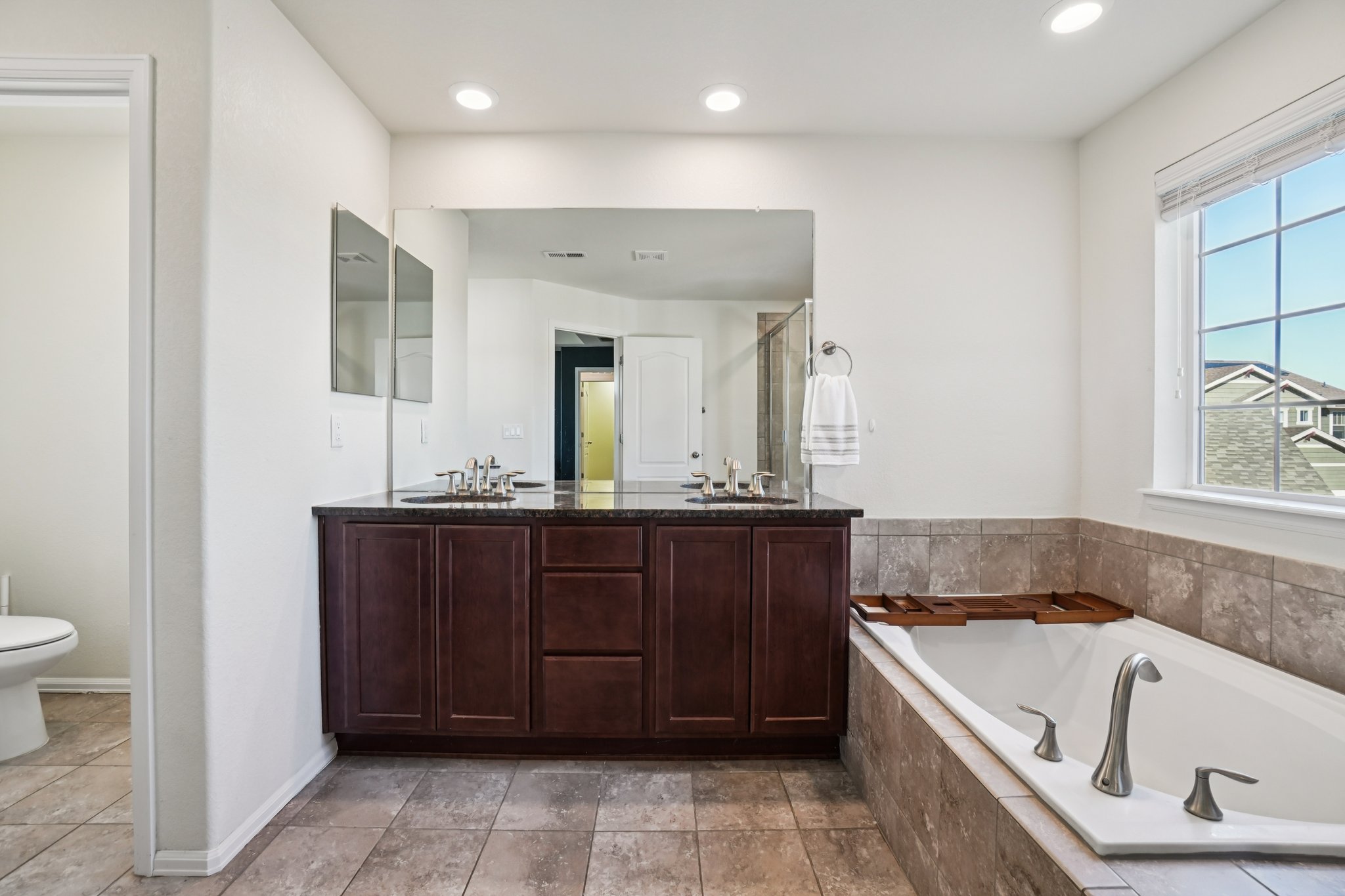 E 161st Ct-S1502-037.jpg