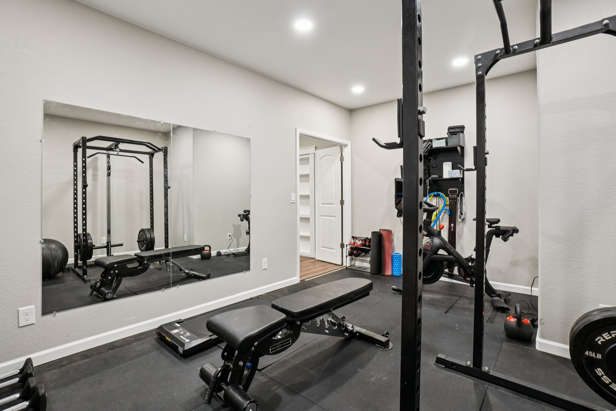 E 161st Ct-S1502-040.jpg