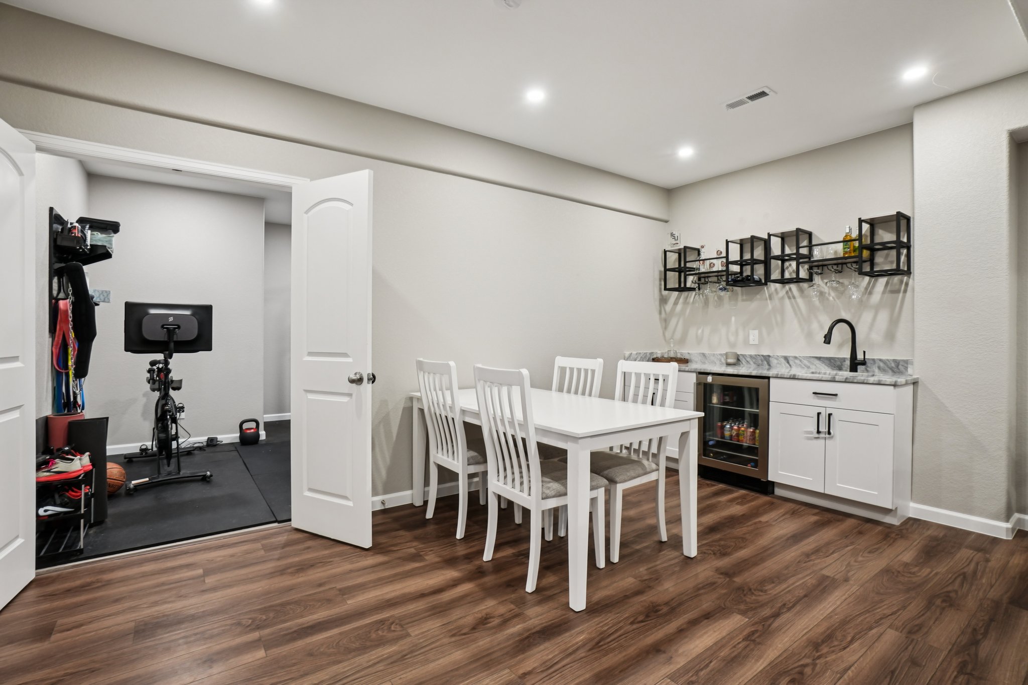 E 161st Ct-S1502-041.jpg