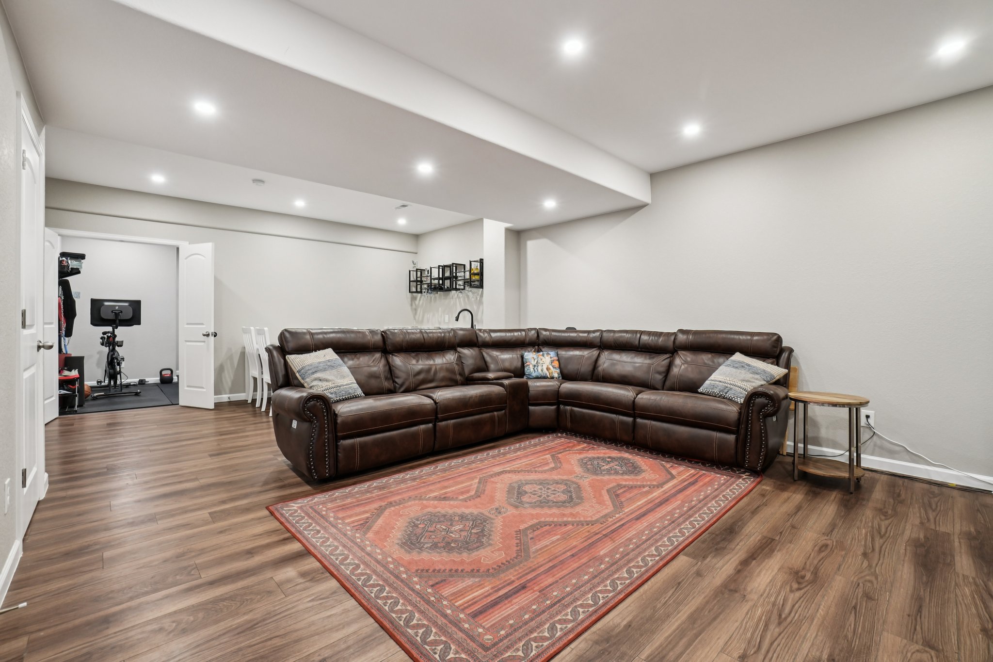 E 161st Ct-S1502-042.jpg