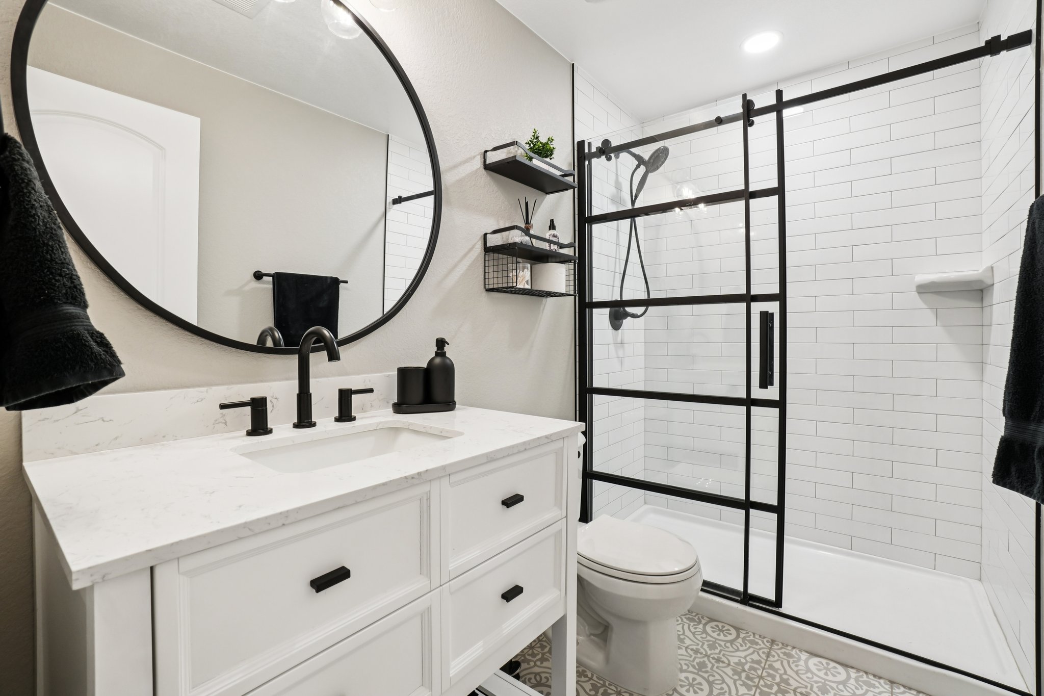 E 161st Ct-S1502-050.jpg