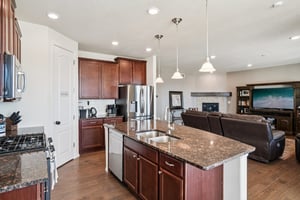 E 161st Ct-S1502-019.jpg