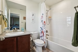 E 161st Ct-S1502-023.jpg