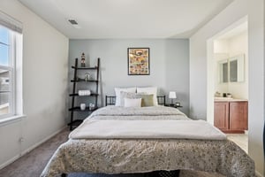 E 161st Ct-S1502-026.jpg