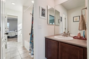 E 161st Ct-S1502-028.jpg