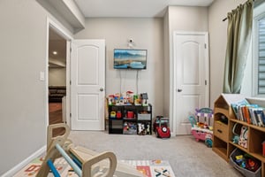 E 161st Ct-S1502-048.jpg