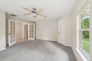 Robert D Rd-S0107-007.jpg