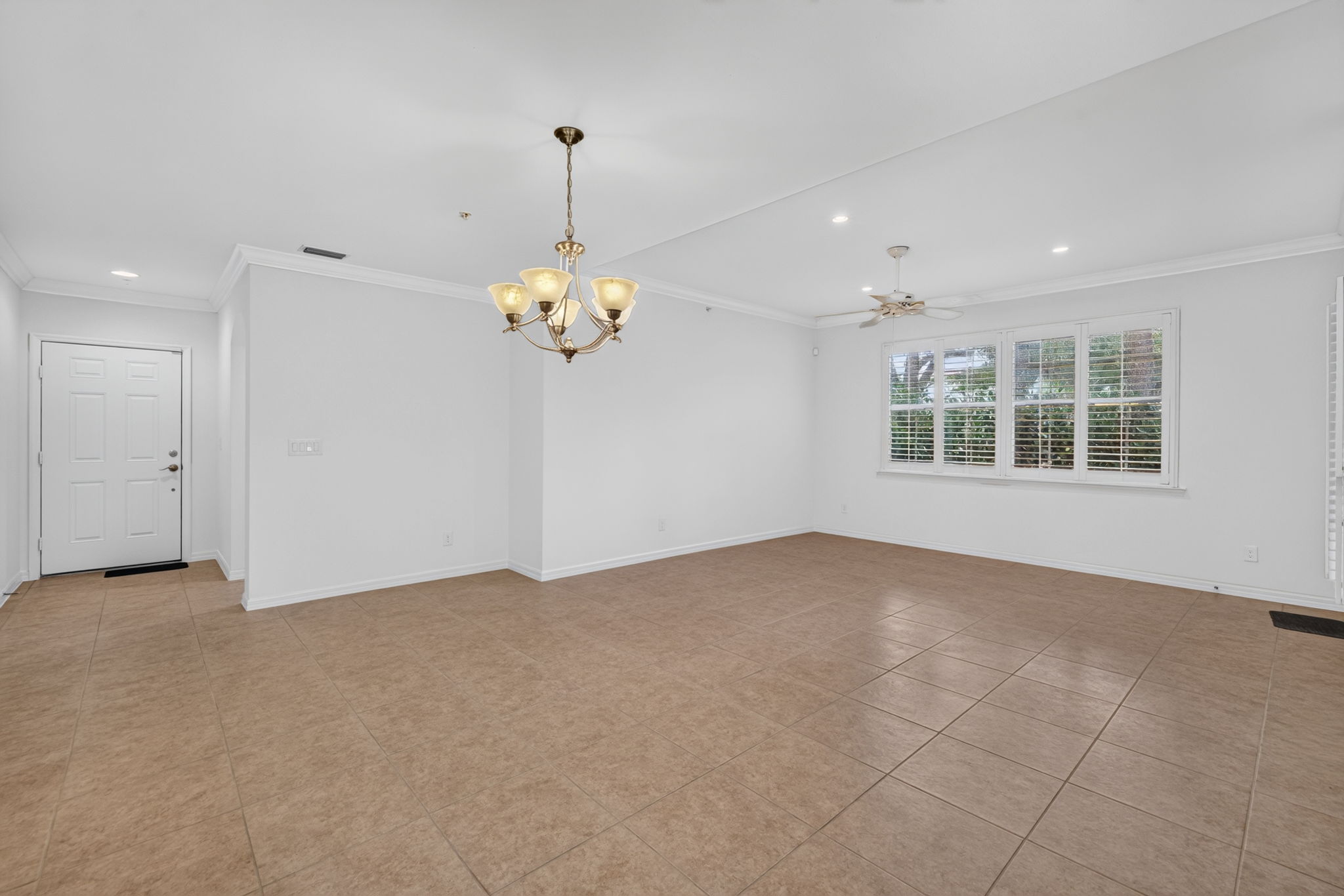 Dining Room 1 of 2