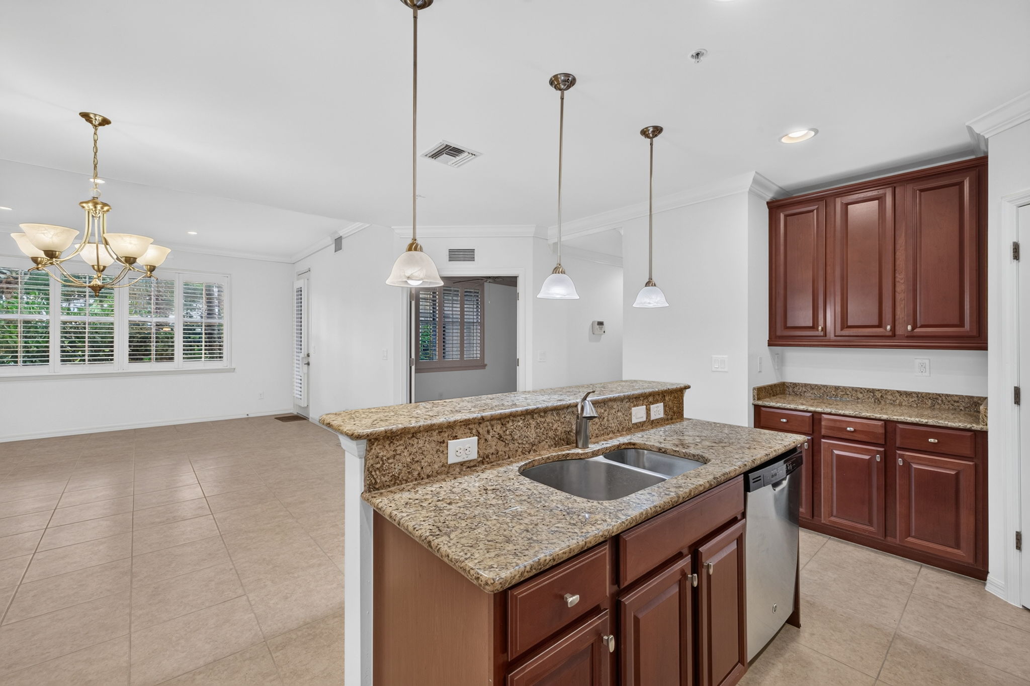 Kitchen 3 of 4