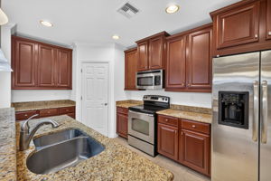 Kitchen 2 of 4