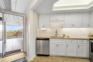 Foyer/Kitchen