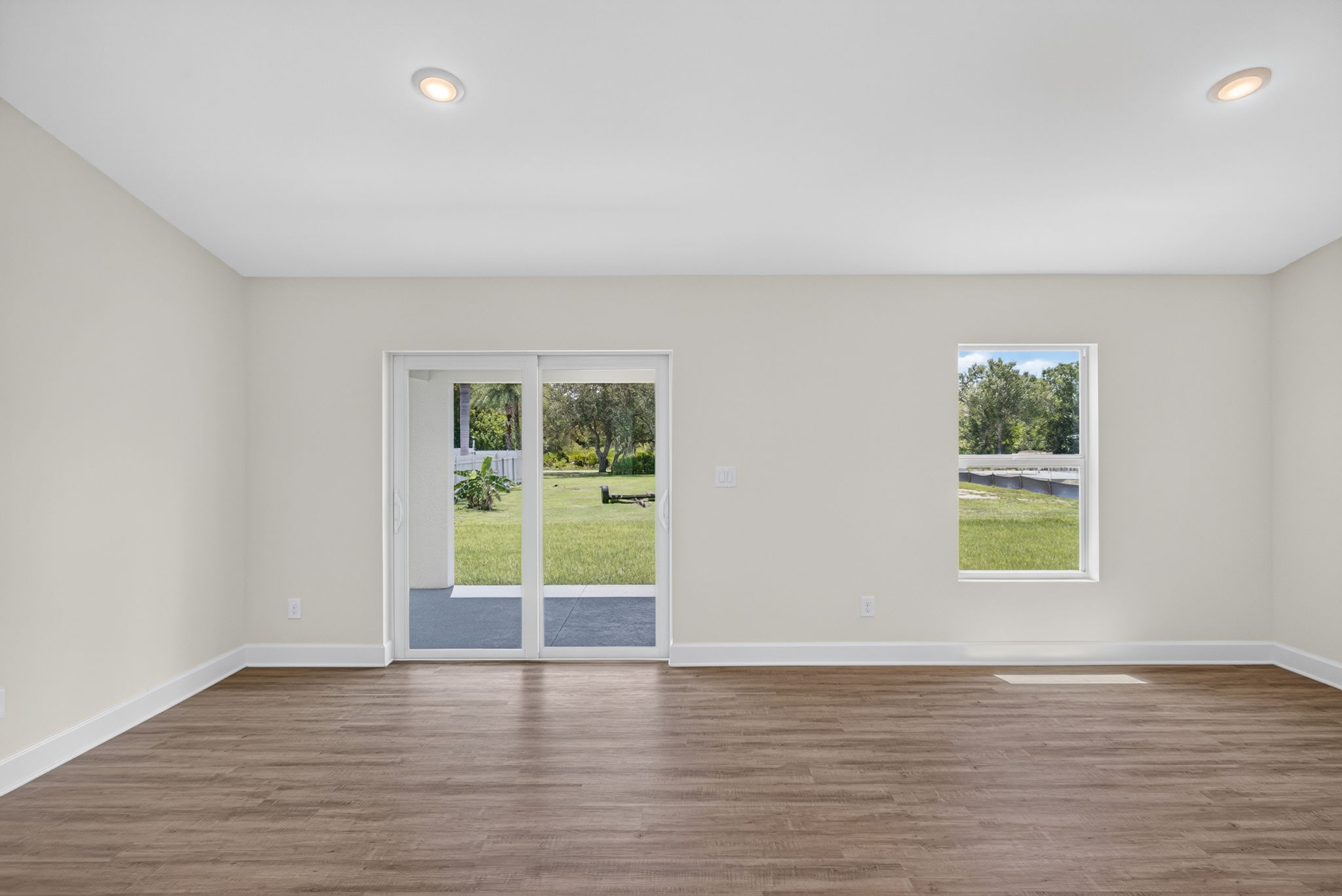 Living Room 3 of 4