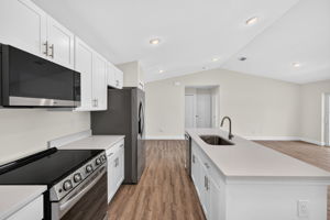 Kitchen 3 of 4