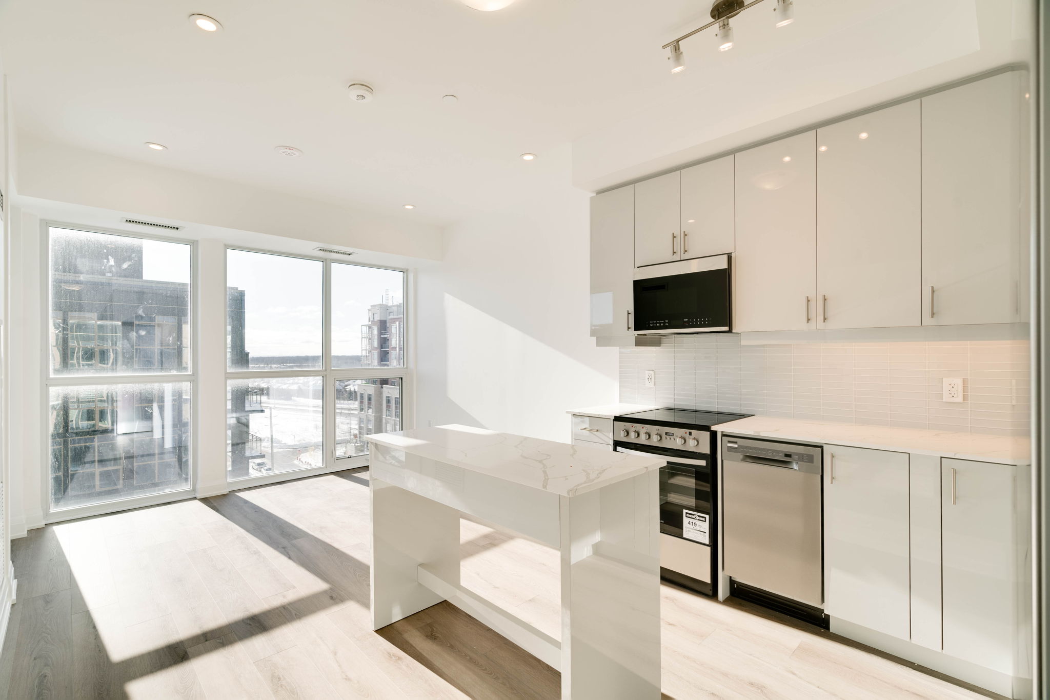 2343 Khalsa Gate UNIT 807 Oakville, ON L6M 4J2