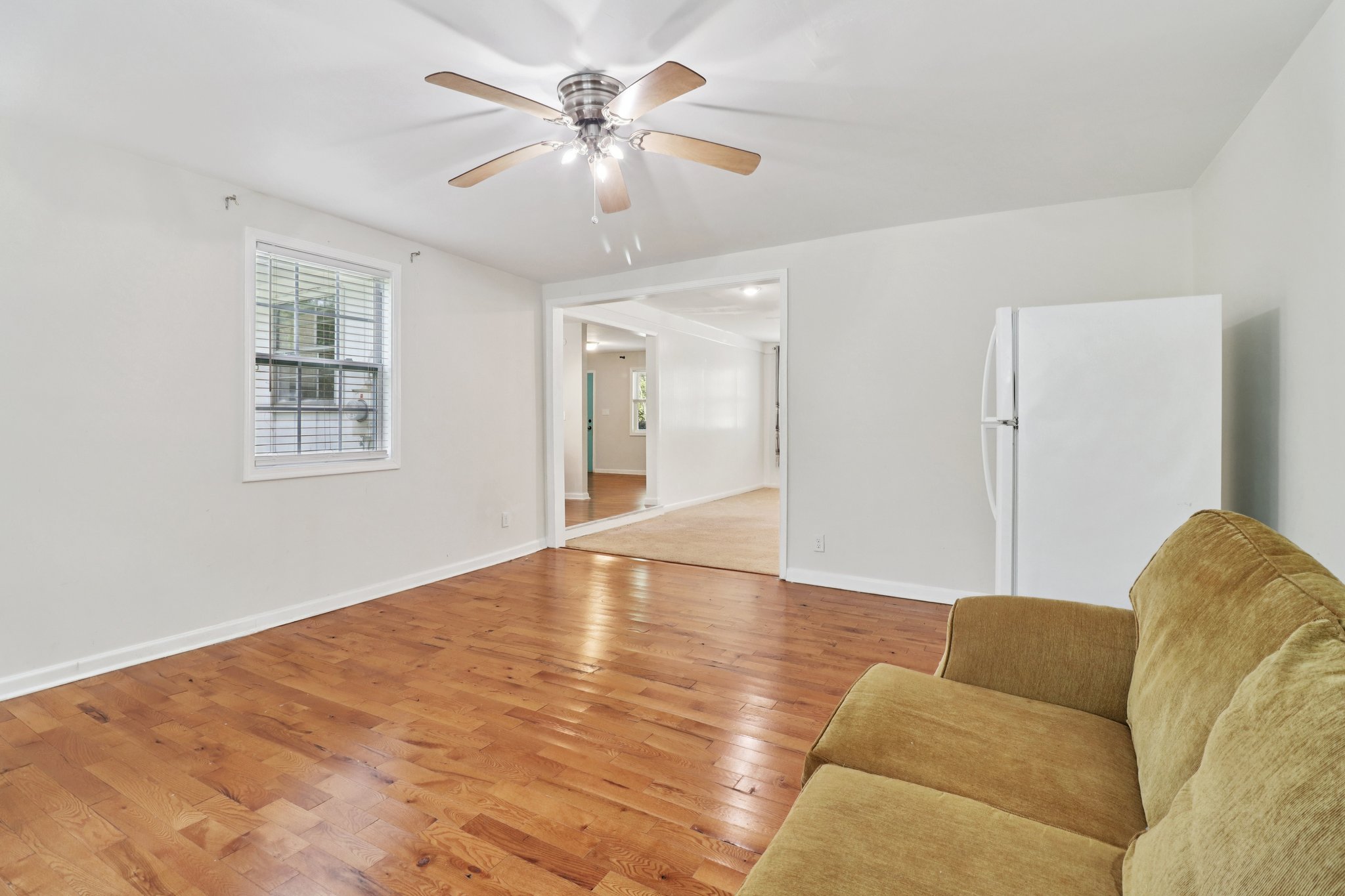 Chestnut Log Pl-S1504-017.jpg