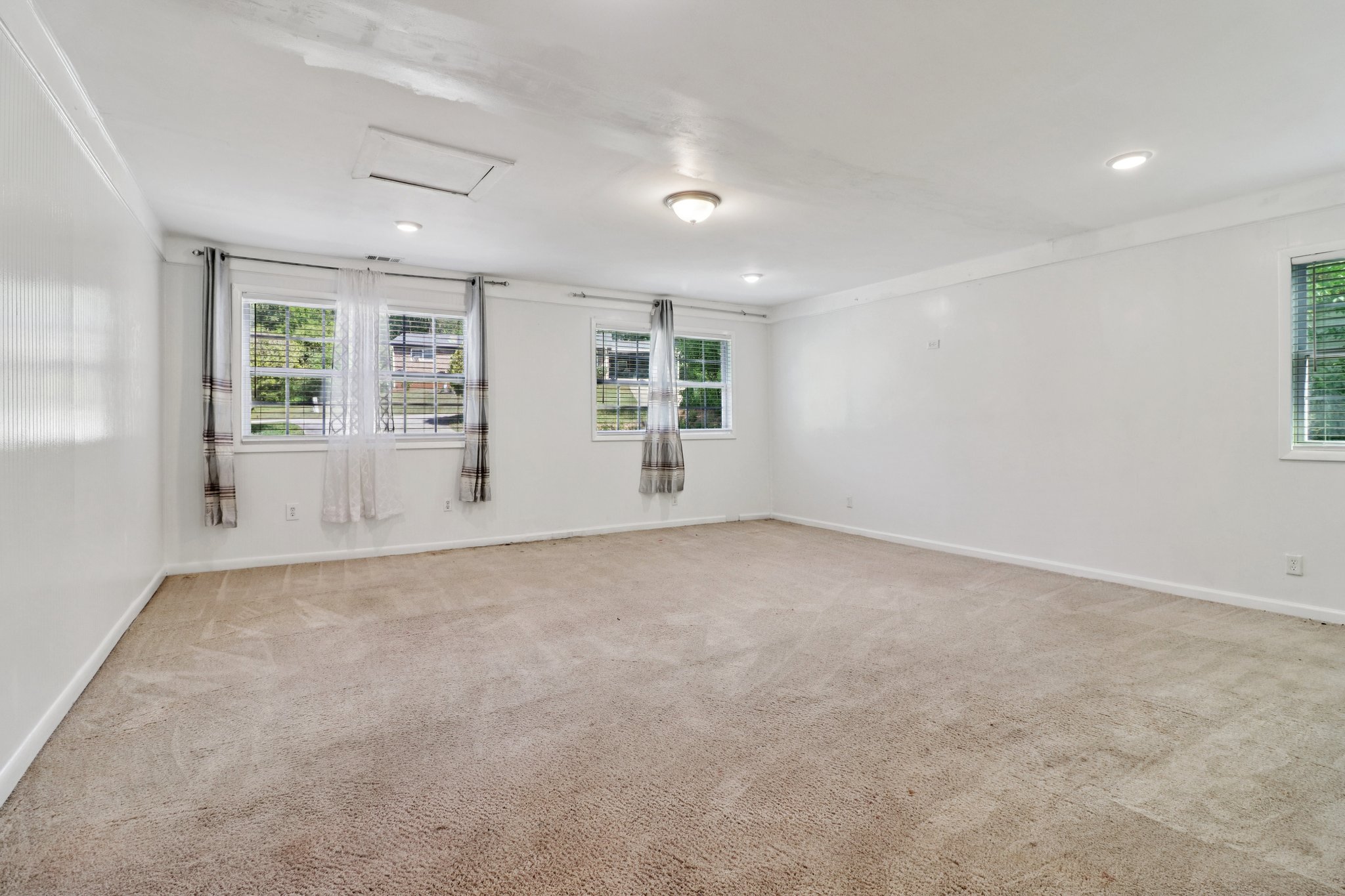 Chestnut Log Pl-S1504-020.jpg