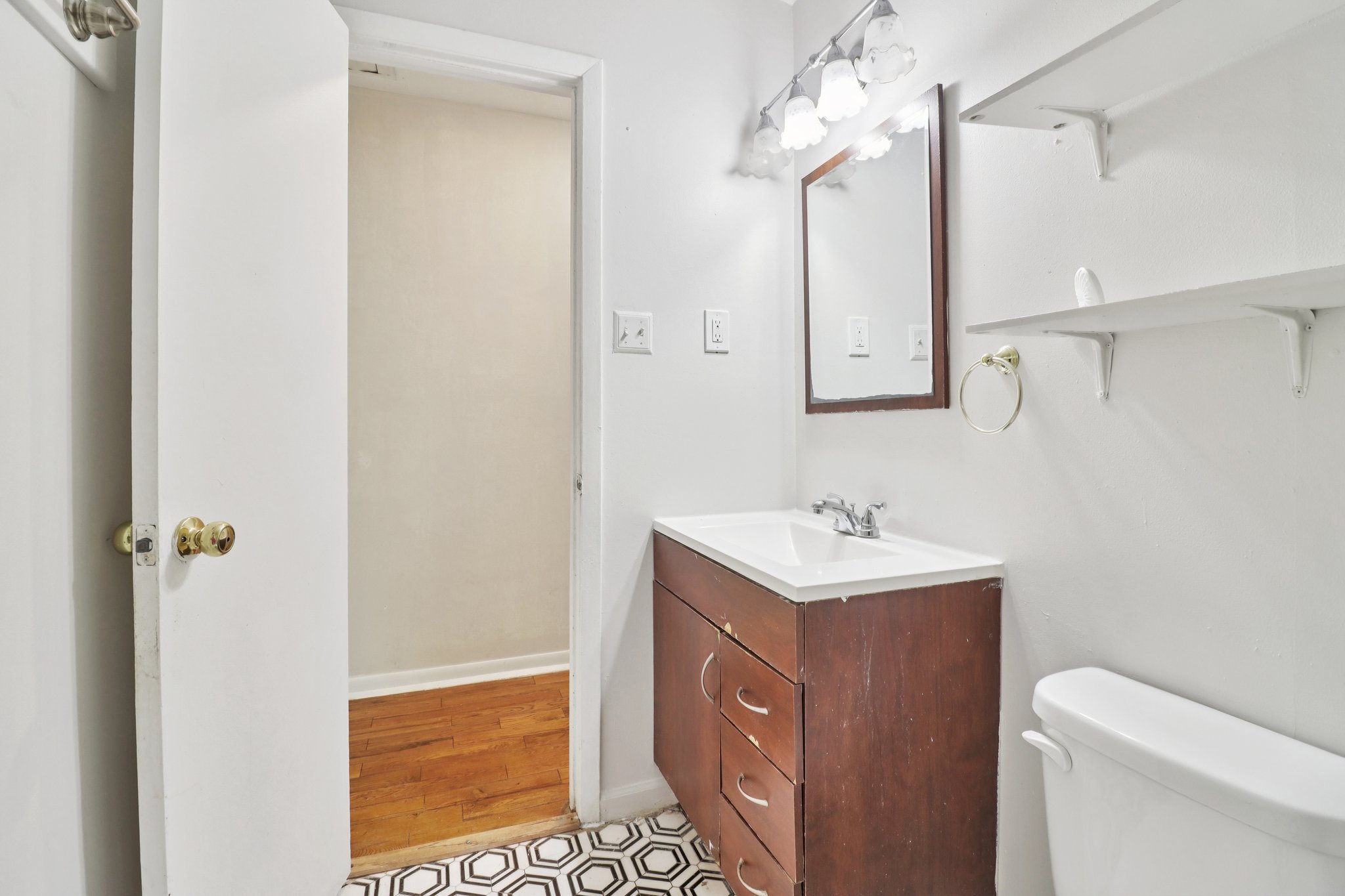 Chestnut Log Pl-S1504-032.jpg