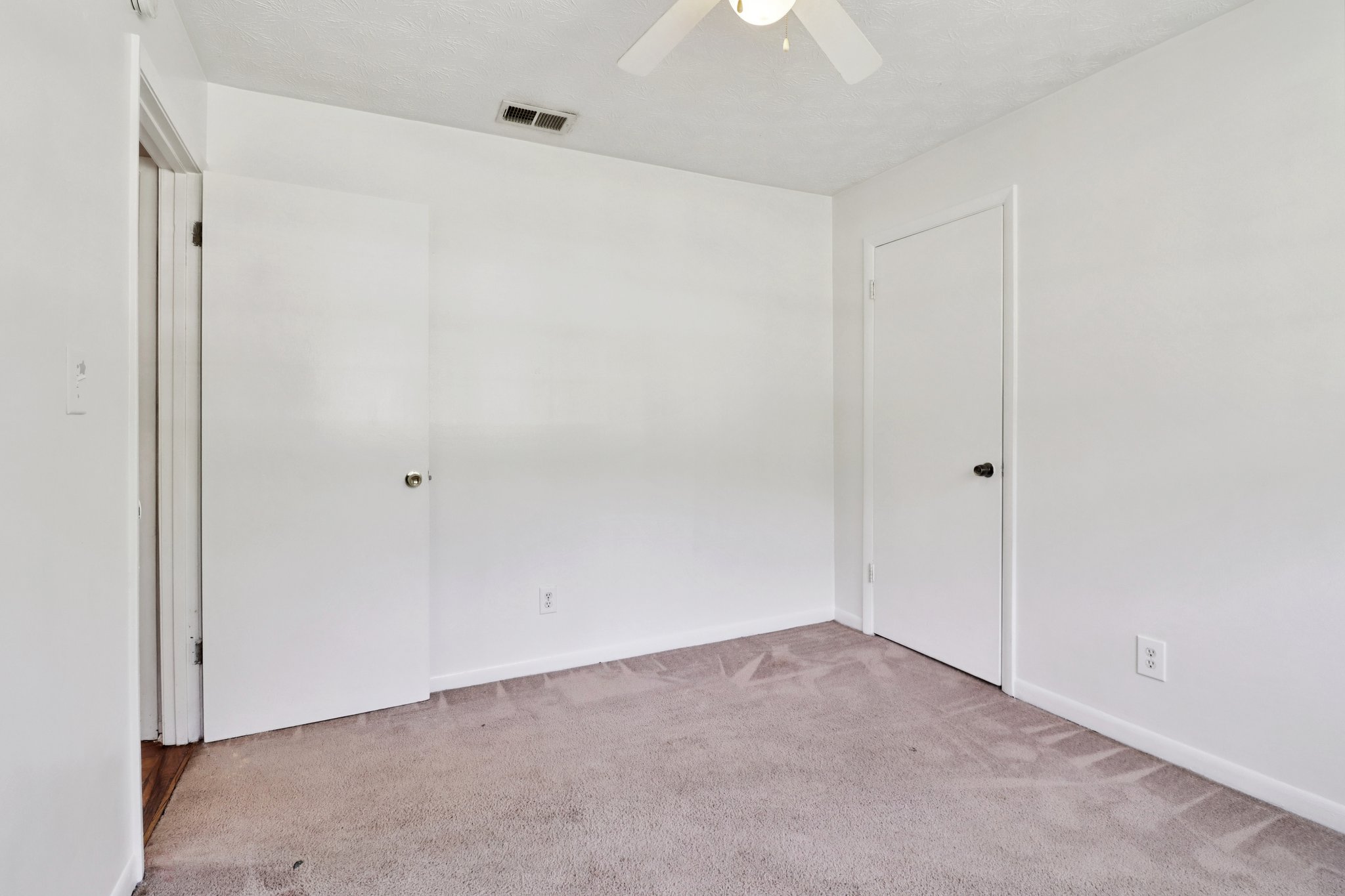 Chestnut Log Pl-S1504-036.jpg