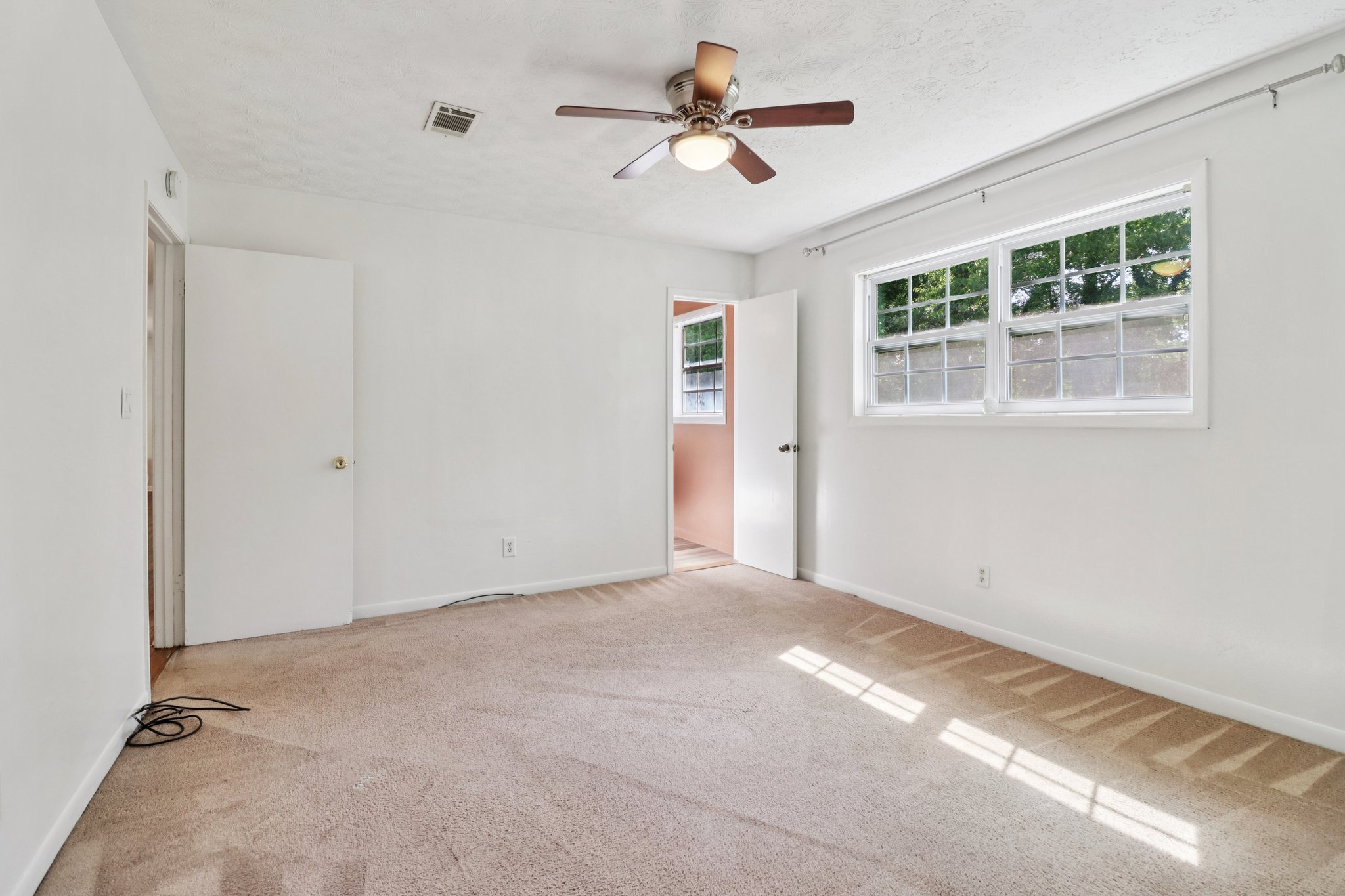 Chestnut Log Pl-S1504-038.jpg