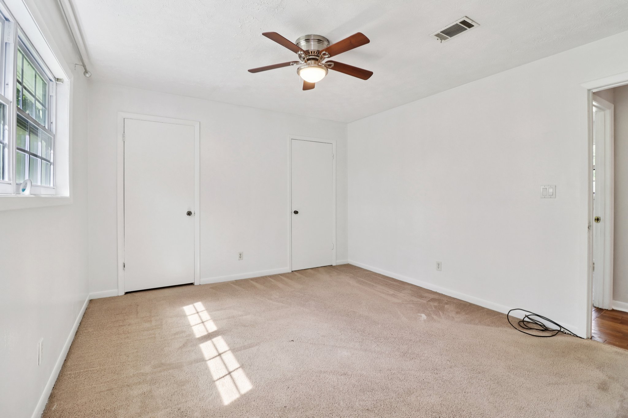 Chestnut Log Pl-S1504-040.jpg