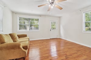 Chestnut Log Pl-S1504-018.jpg